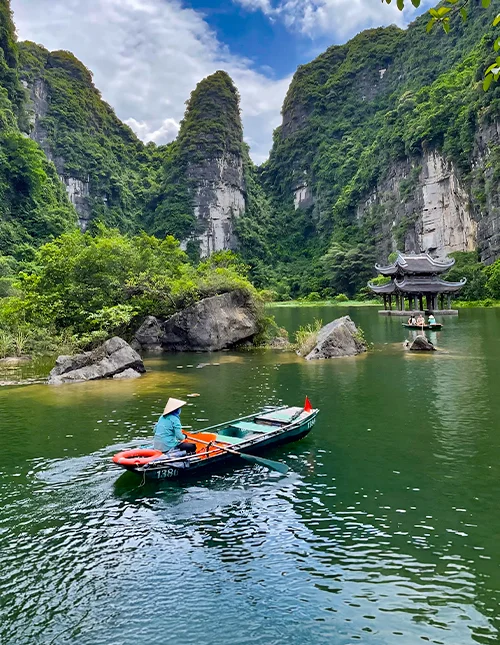 Veneretki Trang Anissa Ninh Binhissä, Vietnamissa