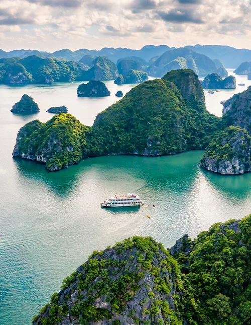 Näkymä Lan Ha -lahdelle Pohjois-Vietnamissa