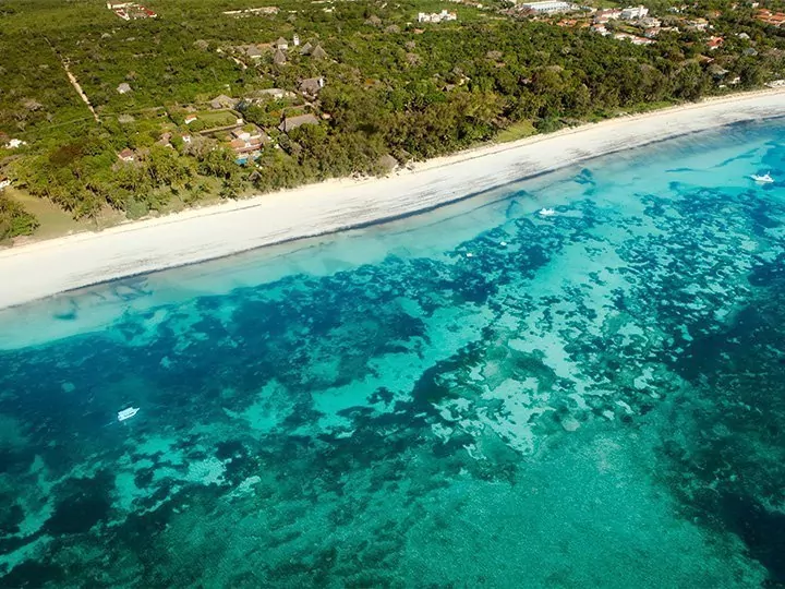 Masai Maran fly-in safari & luksusrantaloma Diani Beachilla