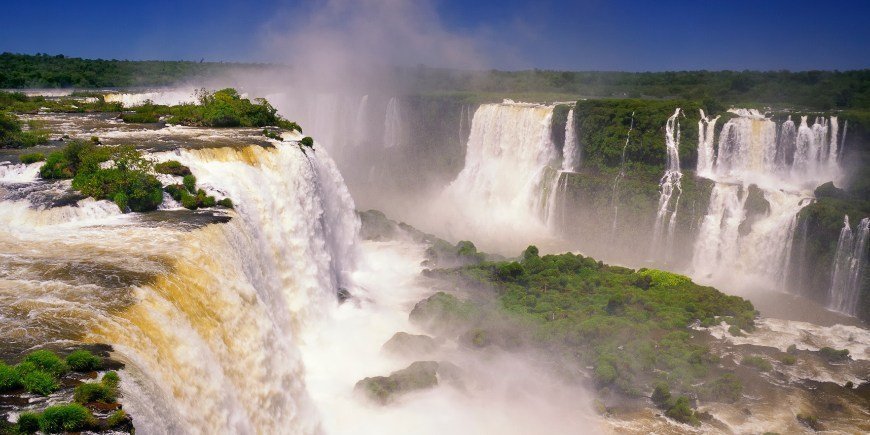 Panoraamanäköala Iguassun putouksilla Argentiinassa 