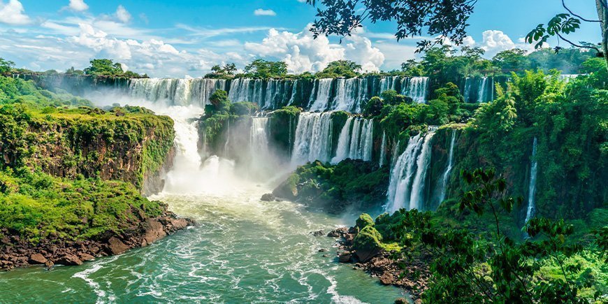 Iguazun putoukset Argentiinan puolelta katsottuna