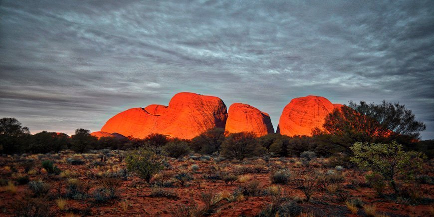 Auringonlasku Kata Tjutassa Australiassa
