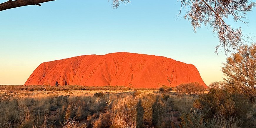 Uluru auringonlaskussa