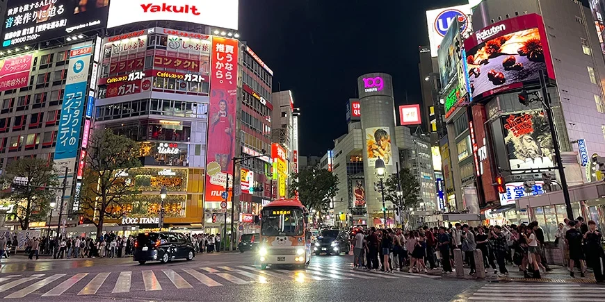 Shibuya Crossing kadulta nähtynä